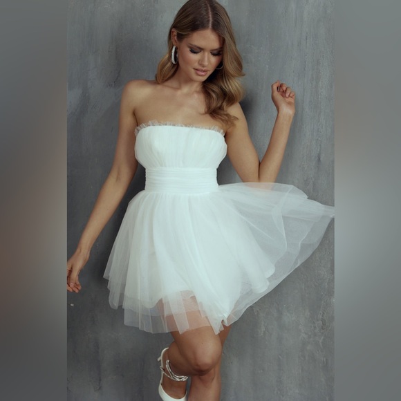 SELFIE LESLIE NWT FAYETTE STRAPLESS MESH MINI DRESS - Picture 2 of 12